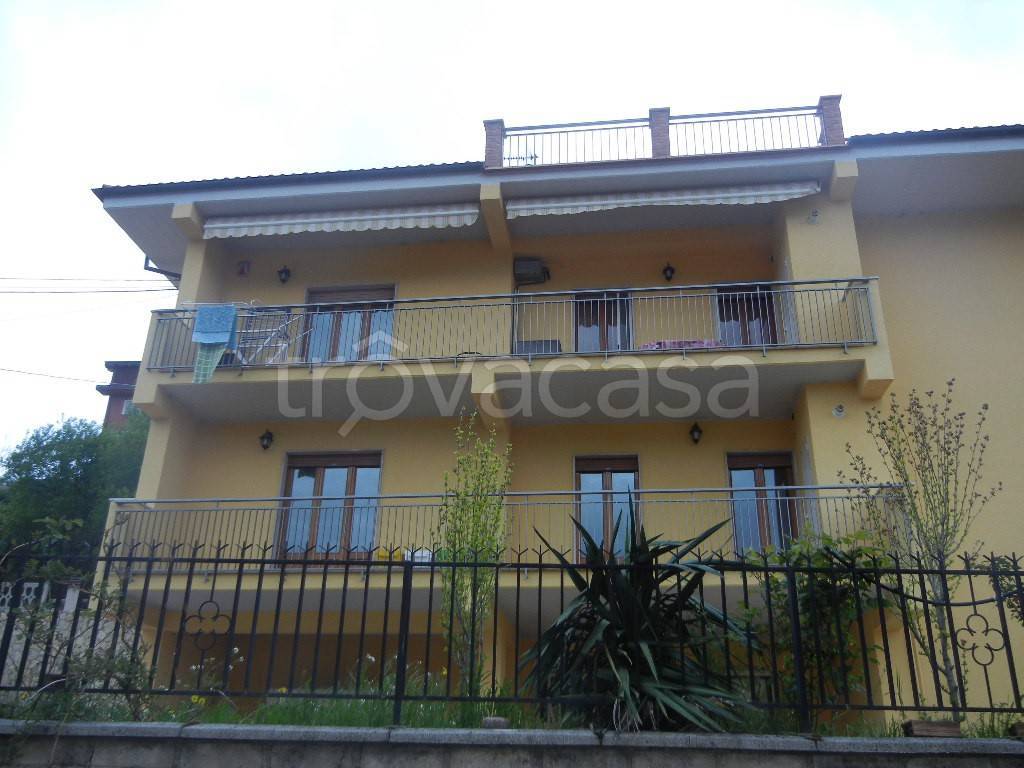 Villa Bifamiliare in vendita a L'Aquila via Vasche di Bazzano