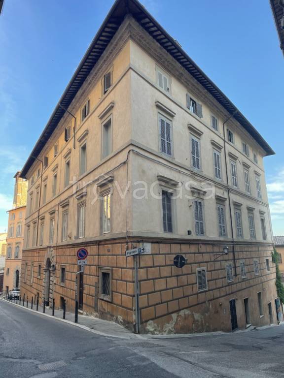 Appartamento in affitto a Perugia via Alessi, 31
