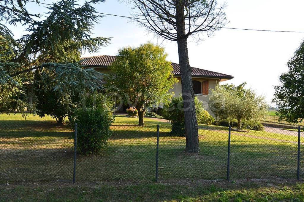 Villa in vendita a Cervia via Crociarone