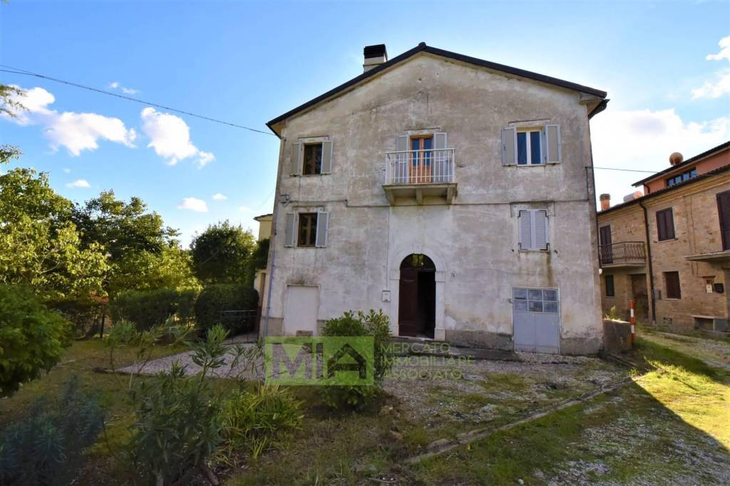 Casa Indipendente in vendita a Montefalcone Appennino contrada Faveto