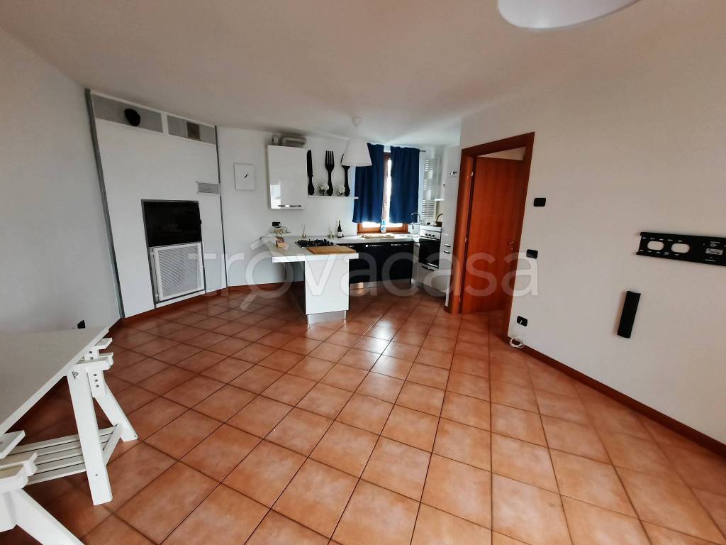 Appartamento in vendita a Roncola via Canale