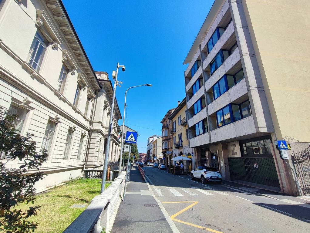 Ufficio in vendita a Varese via Como, 24
