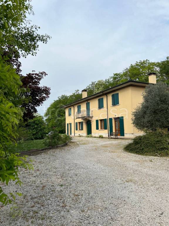 Villa Bifamiliare in in vendita da privato a Castellucchio via Crocette, 10
