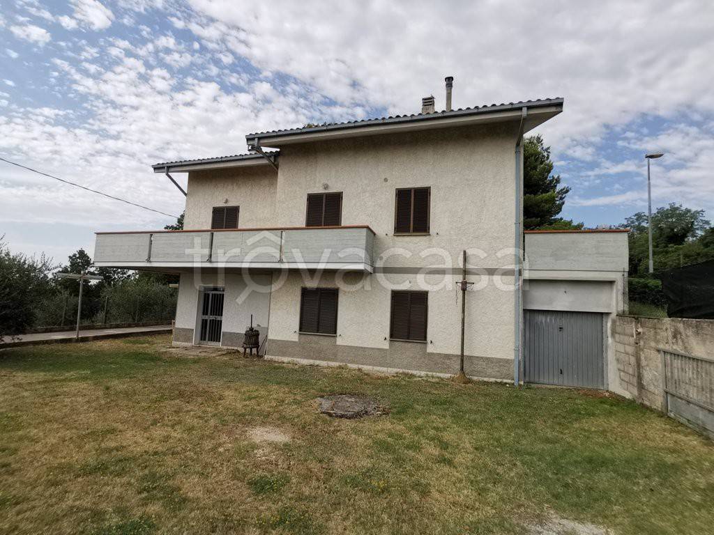 Villa in vendita a Mombaroccio via Passo
