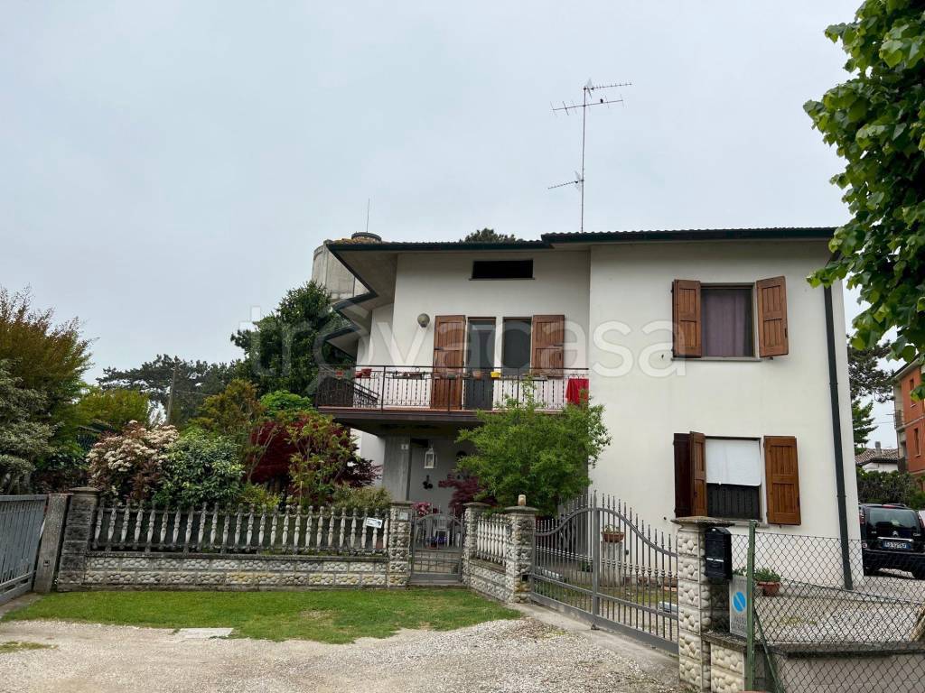 Villa in vendita a Molinella via Eleonora Duse, 8