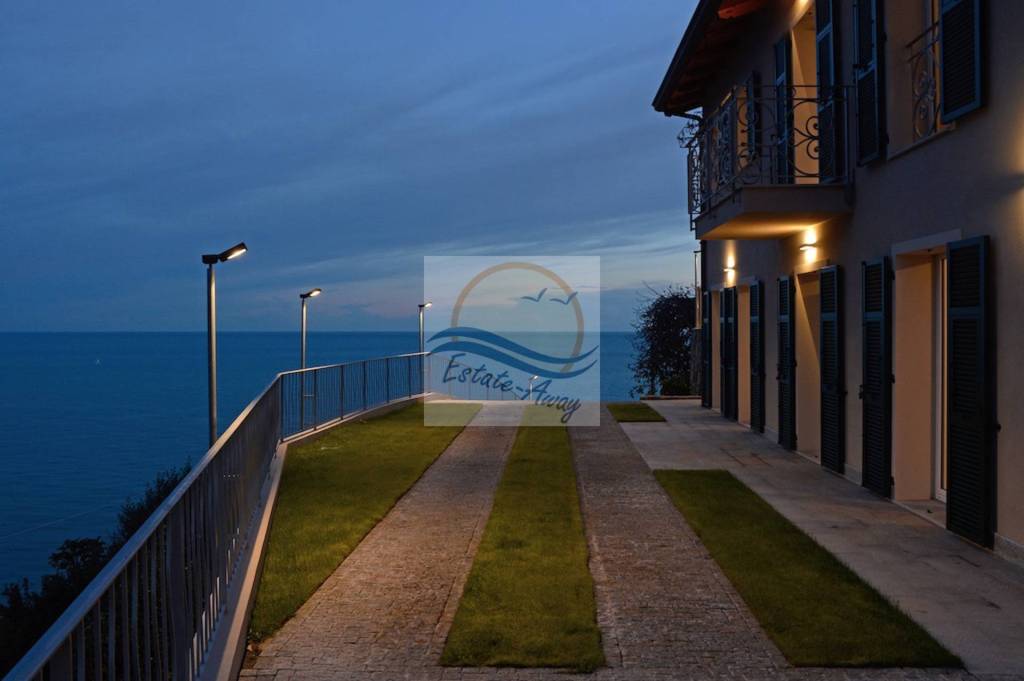 Villa in vendita a Bordighera via Cornice dei Due Golfi, 28