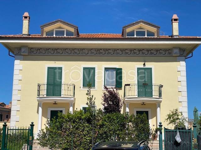 Villa Bifamiliare in vendita a Campagnano di Roma via Sandro Penna, 8