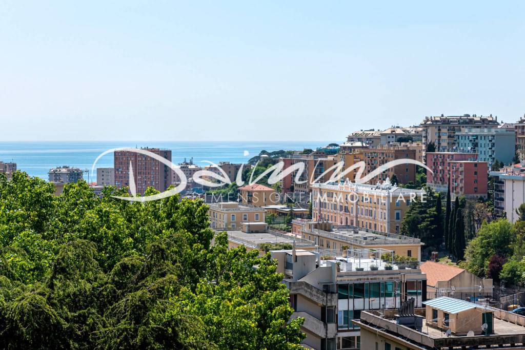 Appartamento in vendita a Genova via Giulio Tanini