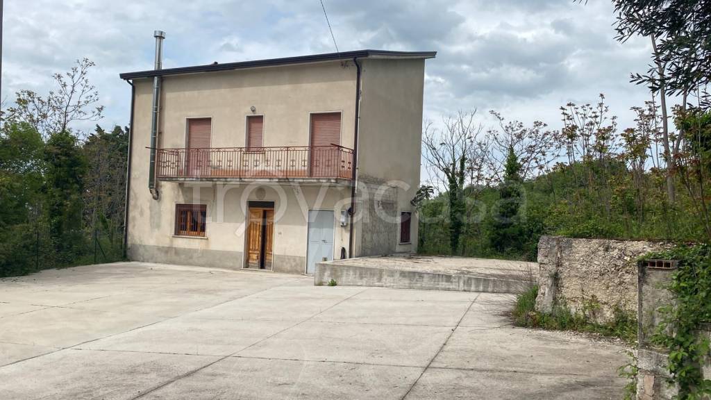Villa in vendita a Castelfranci contrada Fontana Marena