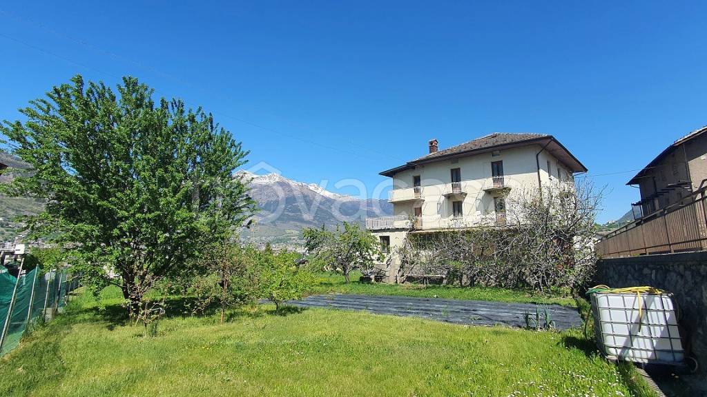 Casa Indipendente in vendita a Gressan frazione Taxel, 73