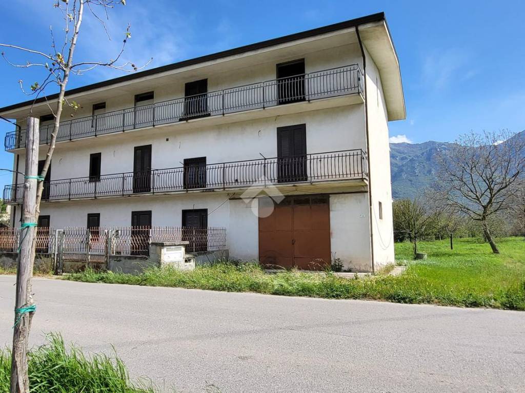 Casa Indipendente in vendita ad Airola strada Provinciale Caudina Tronco 2