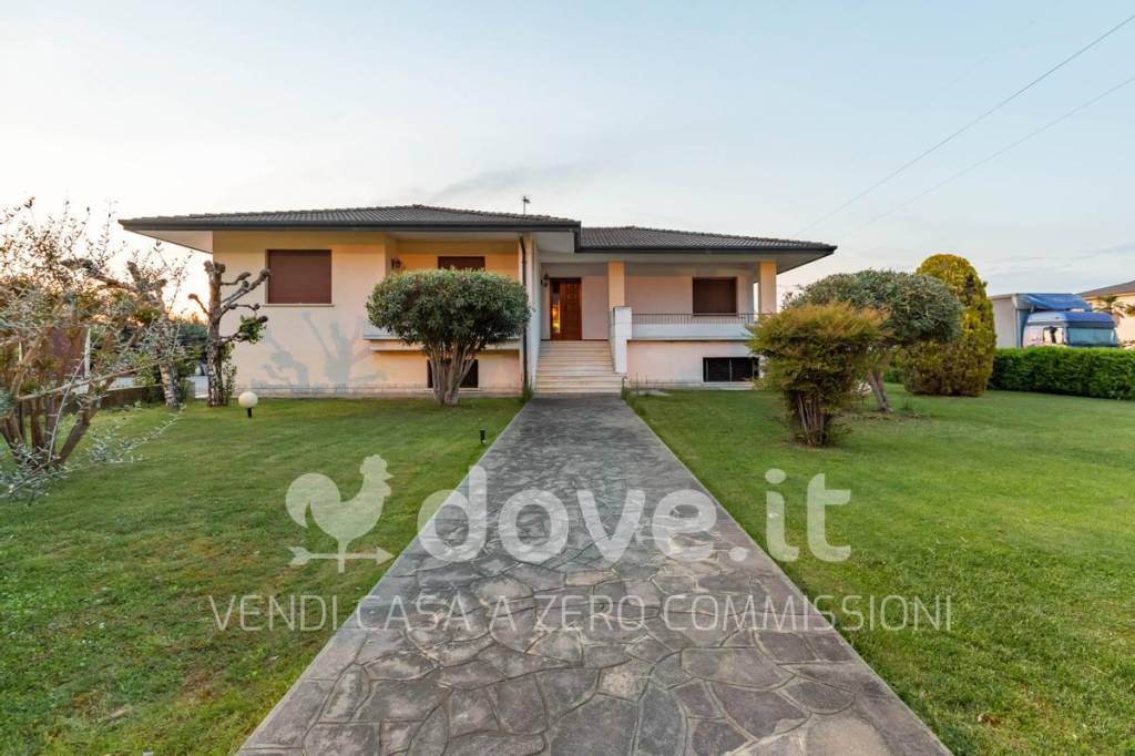 Villa in vendita a Gazzo Veronese via I Maggio, 1