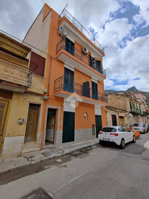 Appartamento in vendita a Palermo via Belmonte Chiavelli, 250