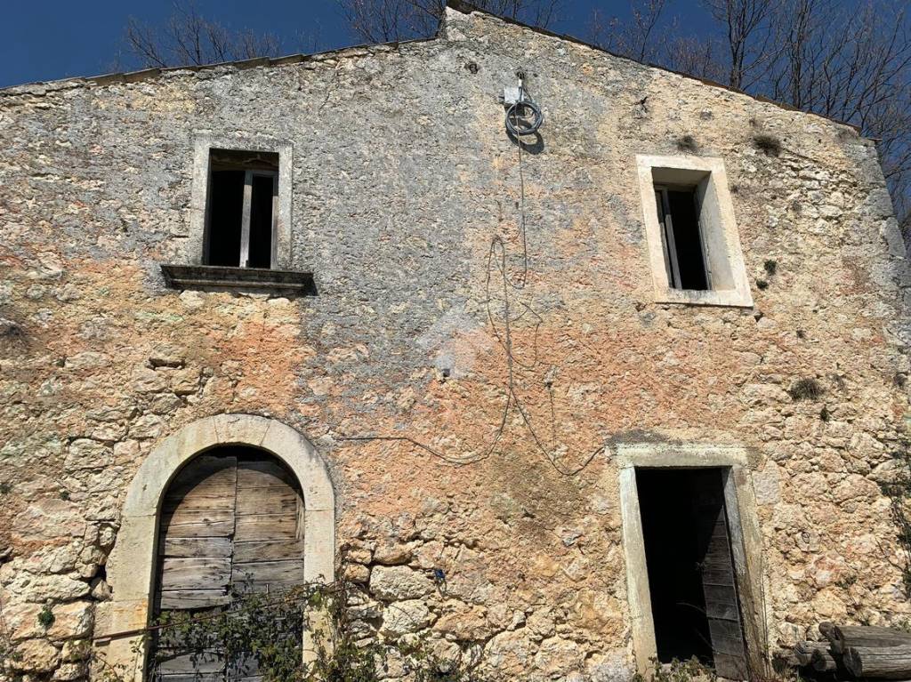 Casa Indipendente in vendita ad Alvito via Santa Croce