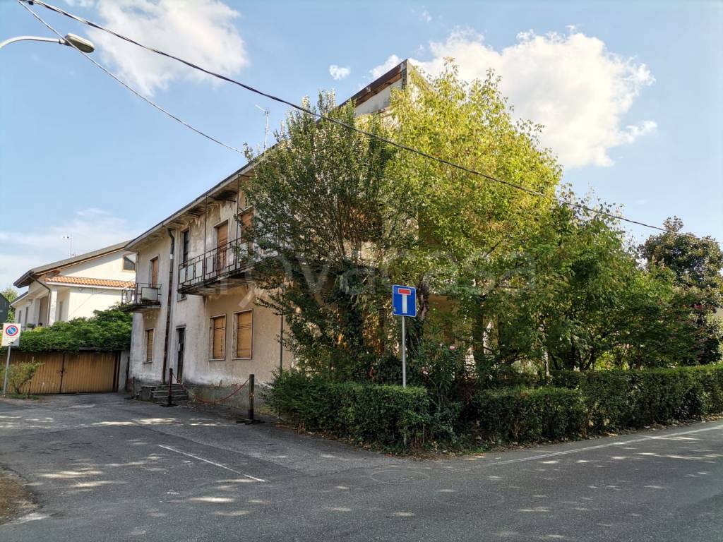 Casa Indipendente in vendita a Colturano via Giuseppe Garibaldi, 2