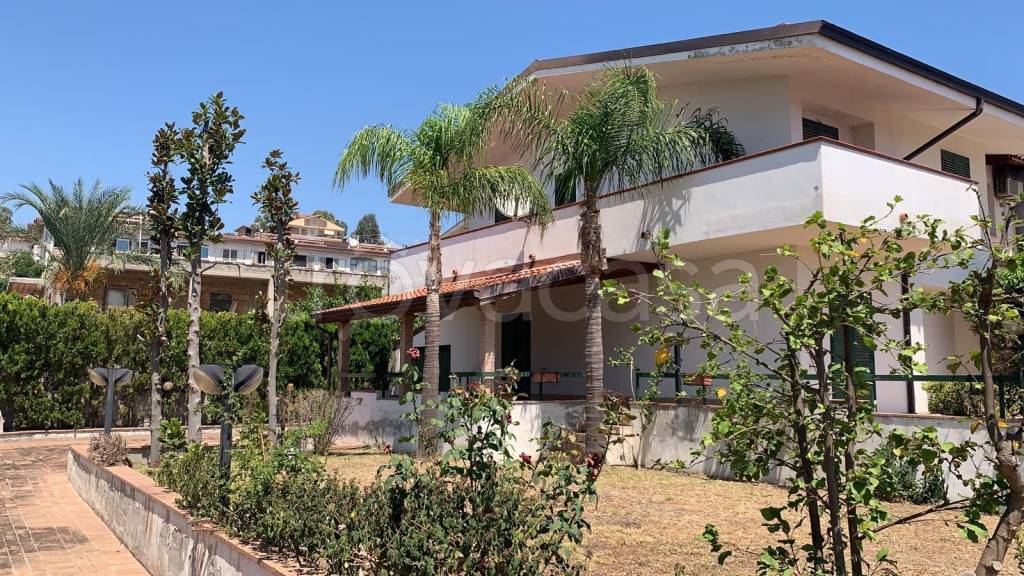 Villa a Schiera in in vendita da privato a Riace contrada Pipedo
