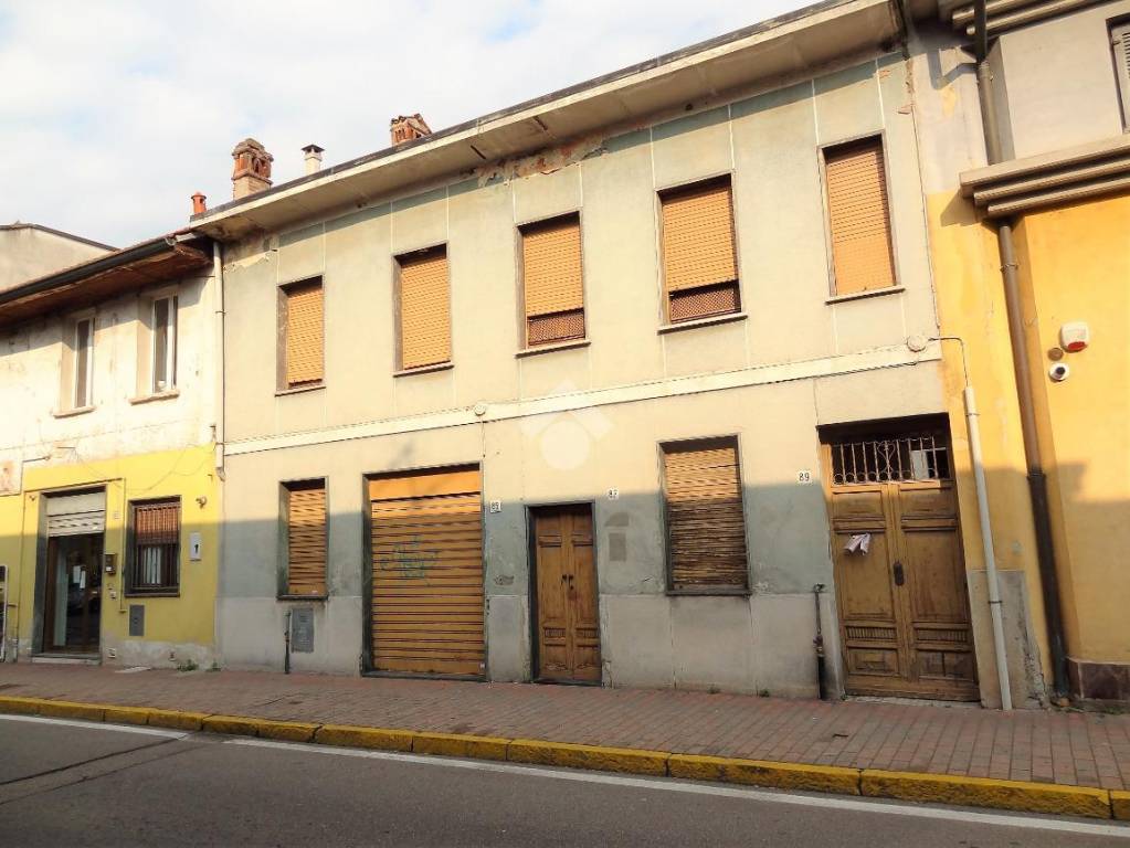 Casa Indipendente in vendita a Carugate via Cesare Battisti, 91