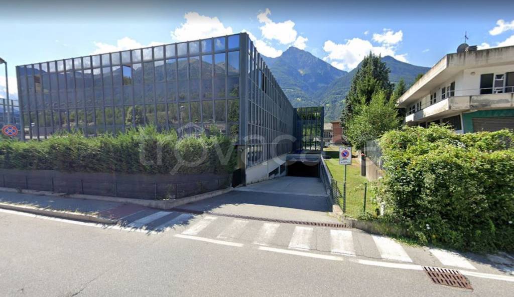 Garage in vendita ad Aosta regione Borgnalle