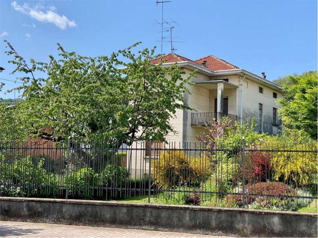 Casa Indipendente in vendita a Serravalle Sesia corso matteotti , 4