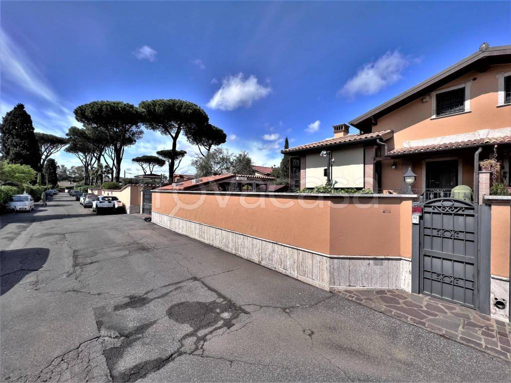 Villa Bifamiliare in vendita a Roma via Marc'Antonio Cesti