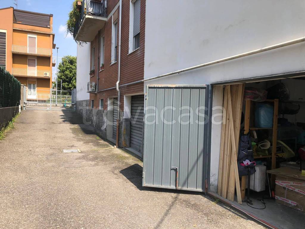 Garage in vendita a Parma via Enrico Sartori