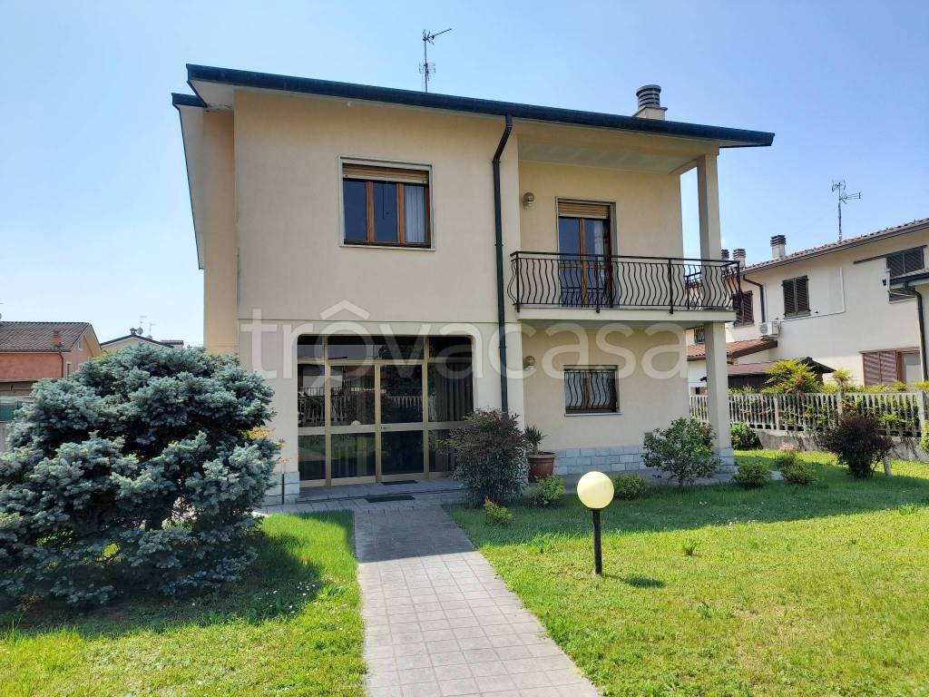 Villa in vendita a Trescore Cremasco via Giuseppe Verdi