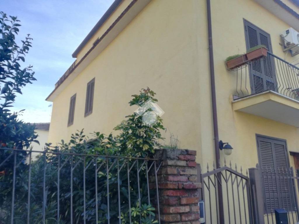 Villa Bifamiliare in vendita a Minturno via Olmello, 22