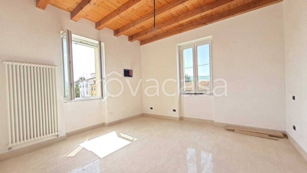 Appartamento in vendita a Sarzana via Radetta, 23