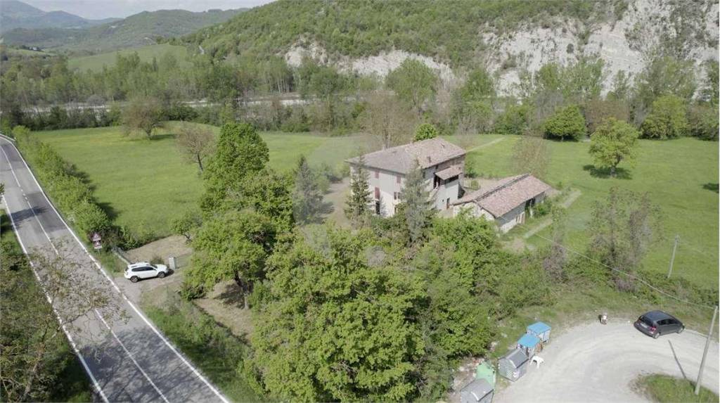 Villa Bifamiliare in vendita a Canossa