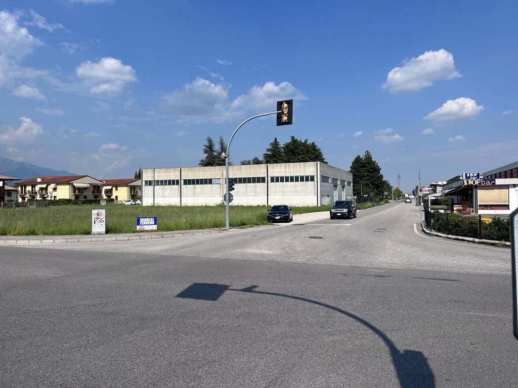 Terreno Residenziale in vendita a Romano d'Ezzelino via Nardi