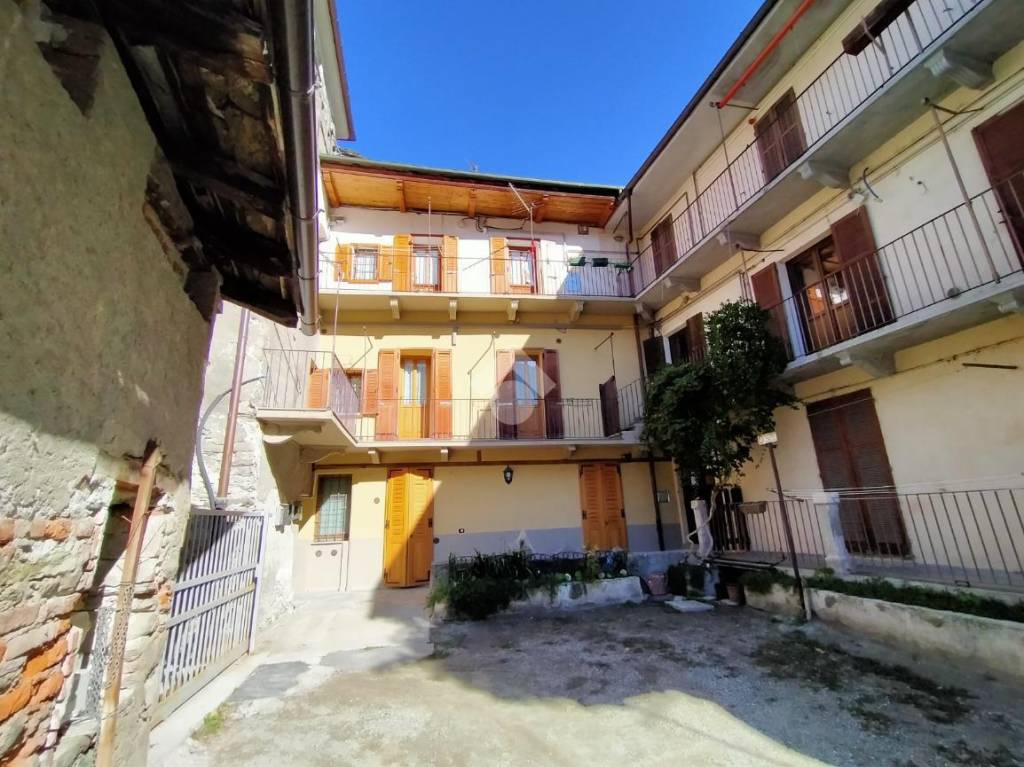 Appartamento in vendita ad Aosta via Sant' Anselmo, 44