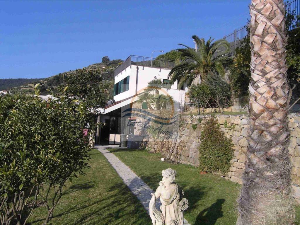 Villa Bifamiliare in vendita a Ospedaletti strada Termini