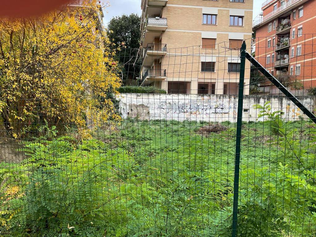 Terreno Residenziale in vendita a Roma viale Isacco Newton, 114