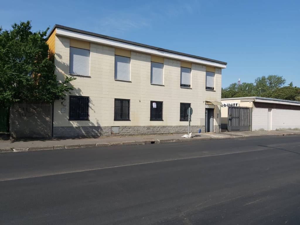 Ufficio in vendita a Trezzano sul Naviglio via Carlo Goldoni, 45