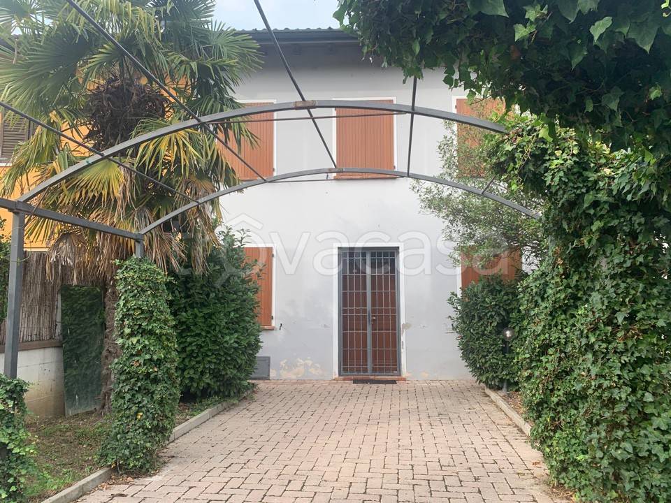 Villa in vendita a Pescarolo ed Uniti via Guerrino Cerioli