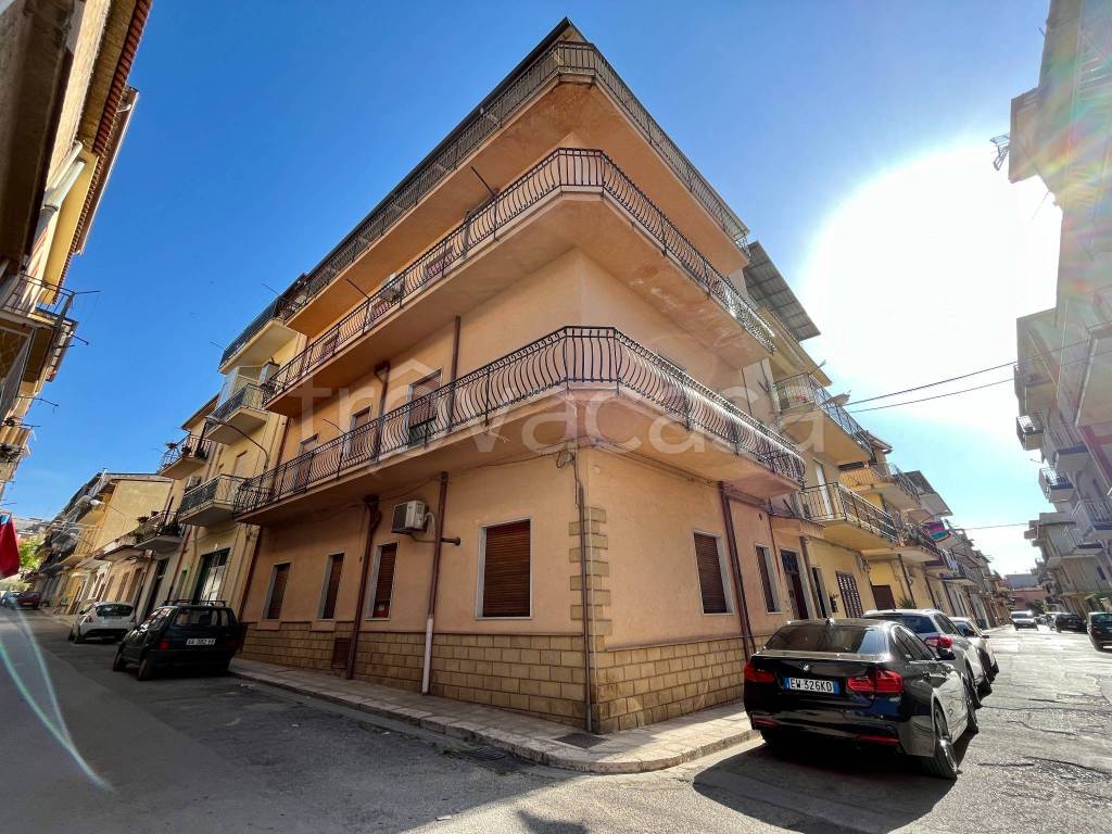 Appartamento in vendita a Partinico via Colonnello Sebastiano Cannizzo, 17
