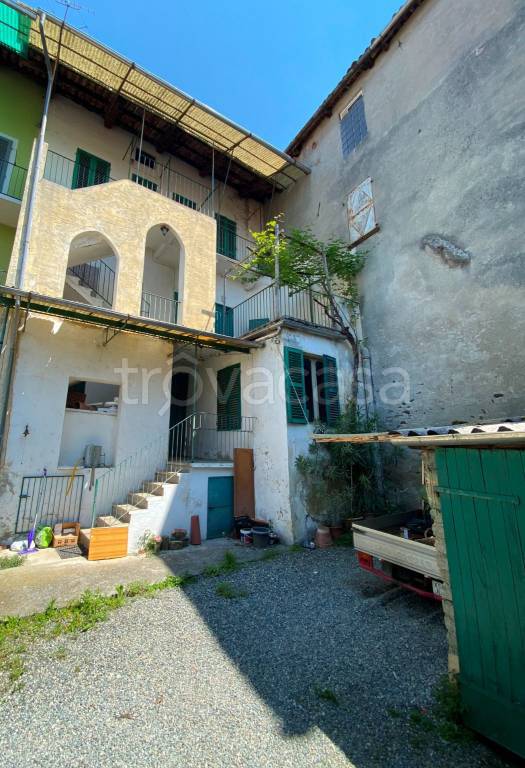 Casa Indipendente in vendita a Viverone via Umberto I, 39