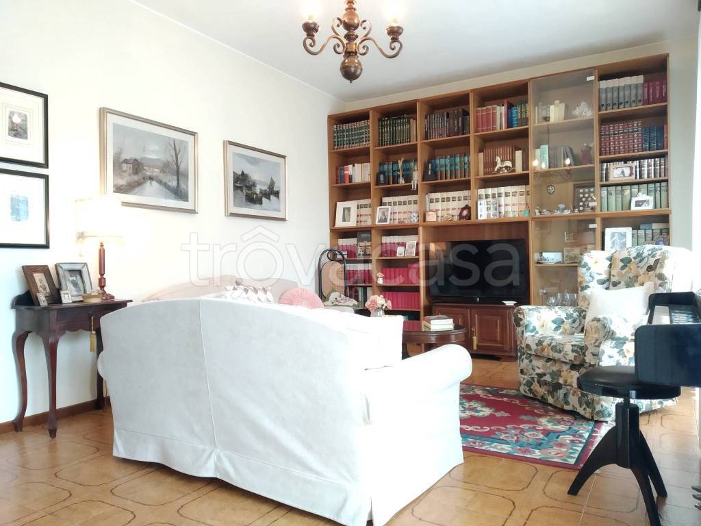 Appartamento in vendita a Cavenago di Brianza via Eugenio Curiel, 1