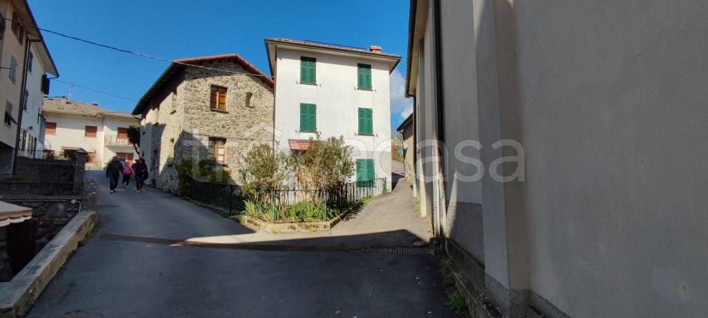 Villa in vendita a Fontanigorda via Bosco delle Fate