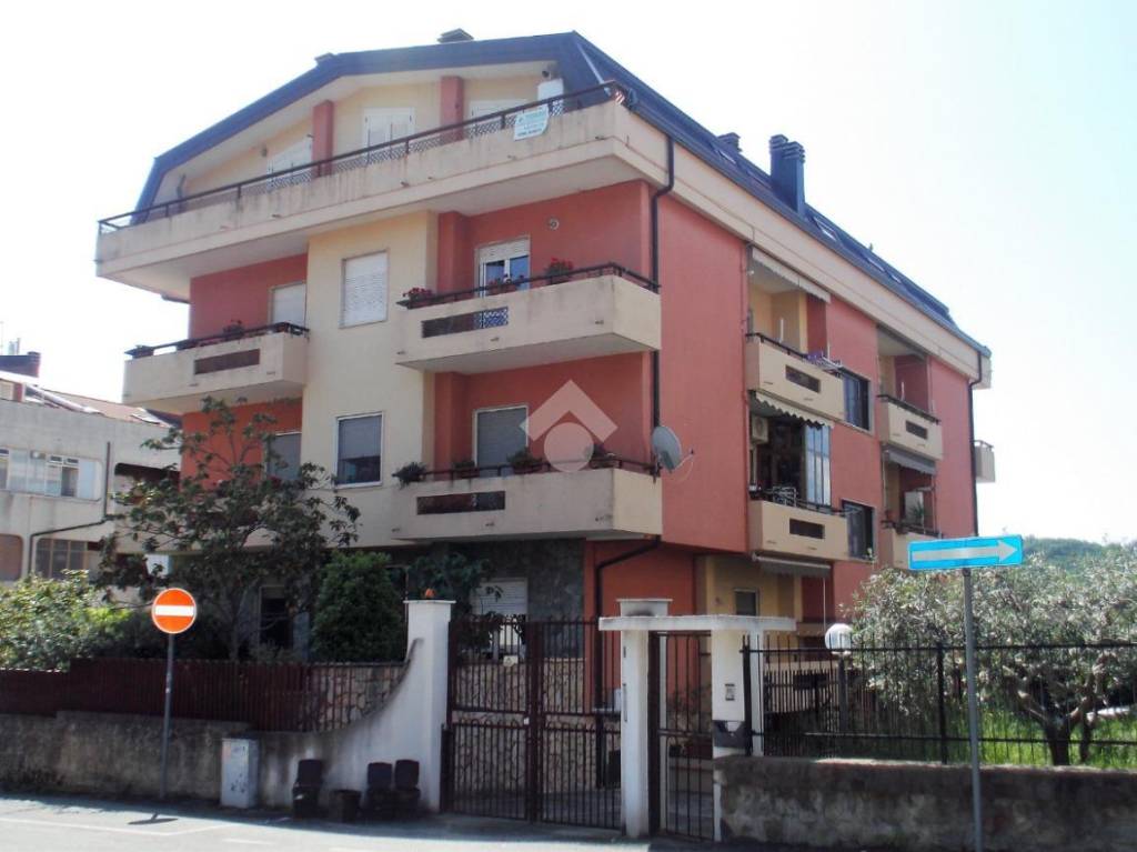 Appartamento in vendita a Castrolibero via Giacomo Puccini, 58