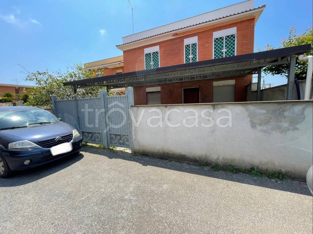 Appartamento in in vendita da privato a Pomezia via della Bilancia