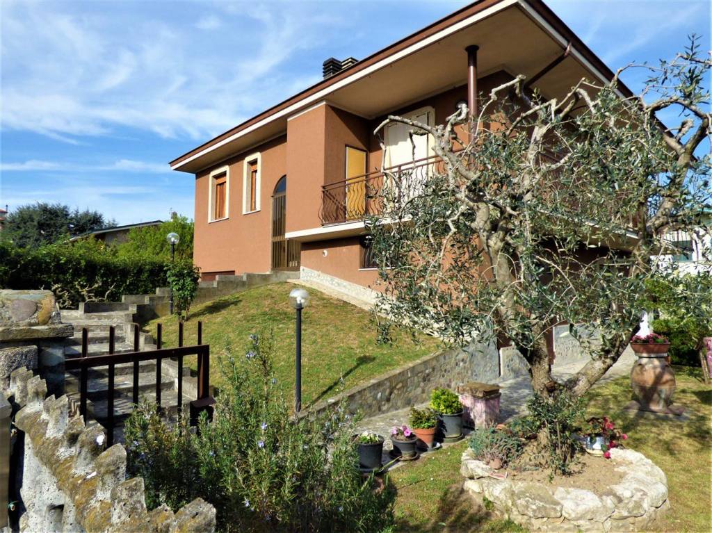 Villa in vendita a Paullo via Giuseppe Mazzini
