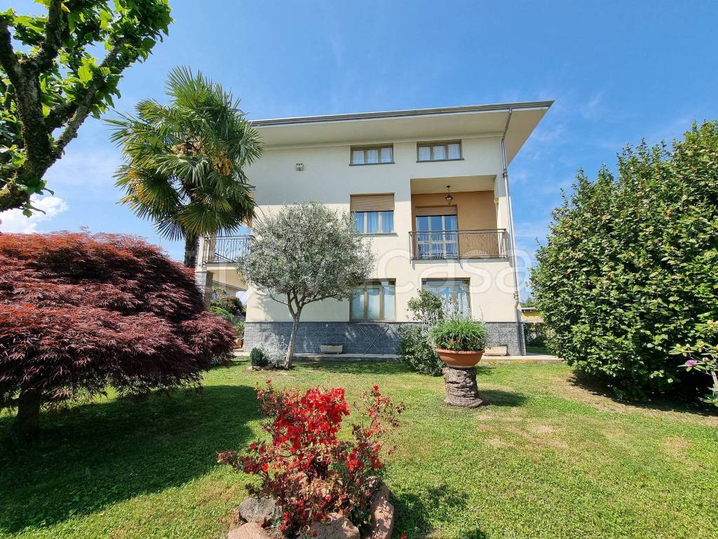 Villa Bifamiliare in vendita a Vigliano Biellese via Barazzetto