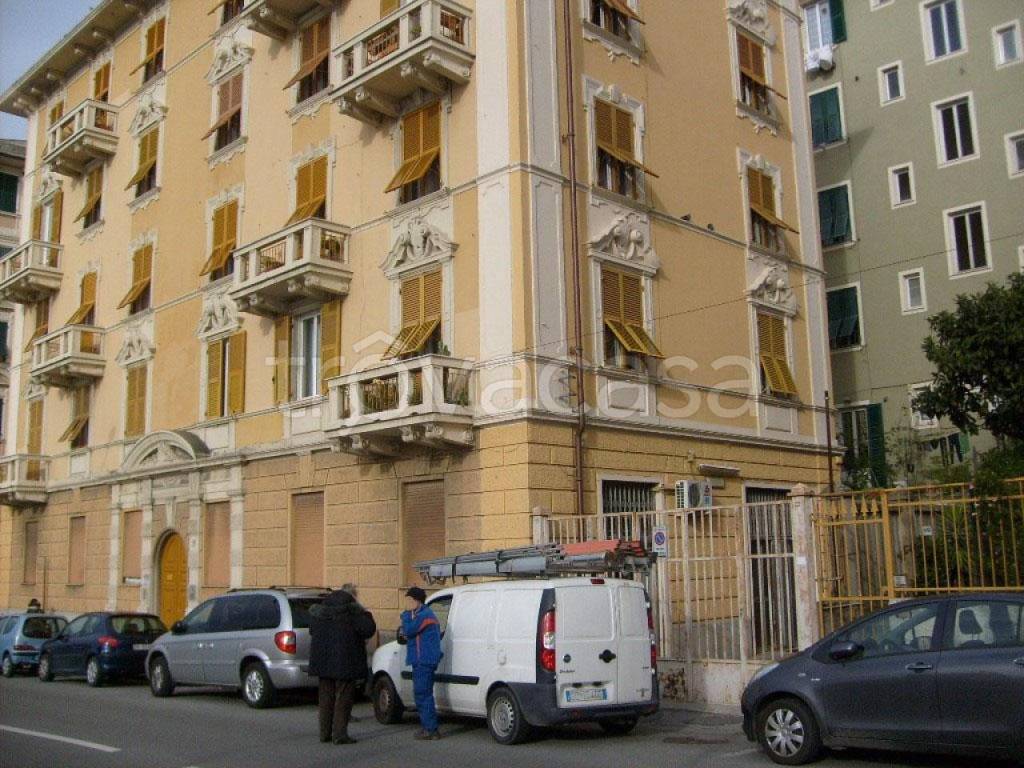 Ufficio in vendita a Genova via gaspare buffa, 16