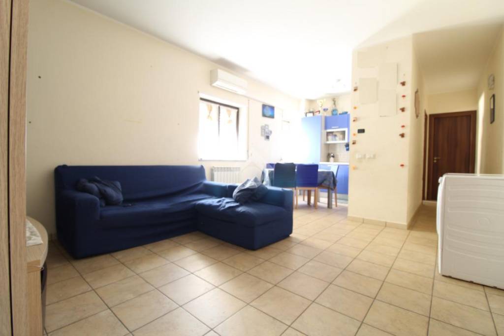 Appartamento in vendita a Rose via Boccalupo, 27