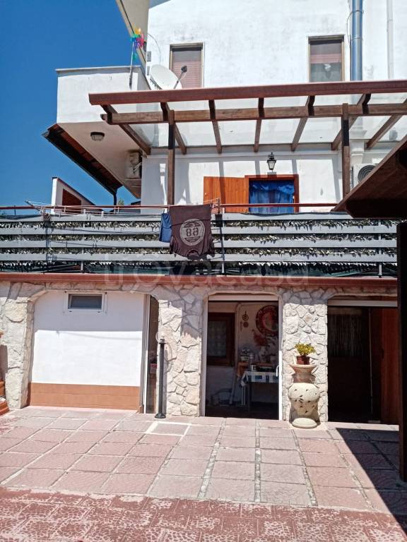 Villa a Schiera in in vendita da privato a Santi Cosma e Damiano via Vetrinella
