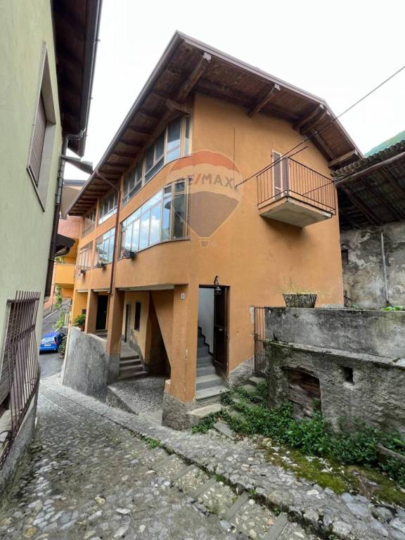 Casa Indipendente in vendita a Fonteno via campello, 13
