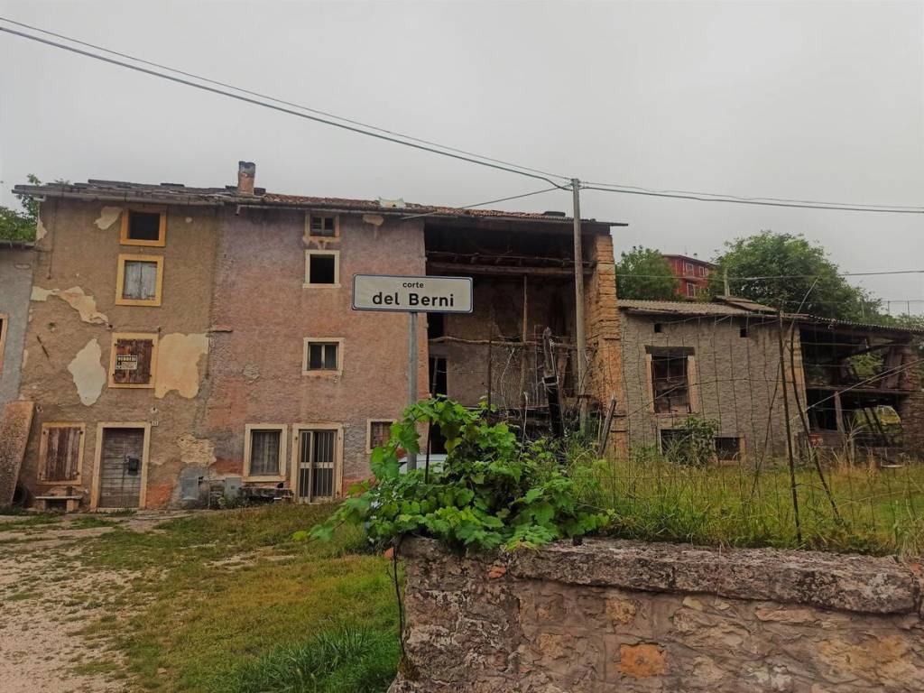 Casale in vendita a Bosco Chiesanuova