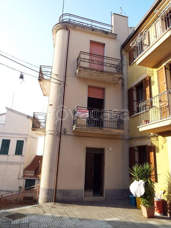 Casa Indipendente in vendita a Castel Frentano via Tommaso Cascella