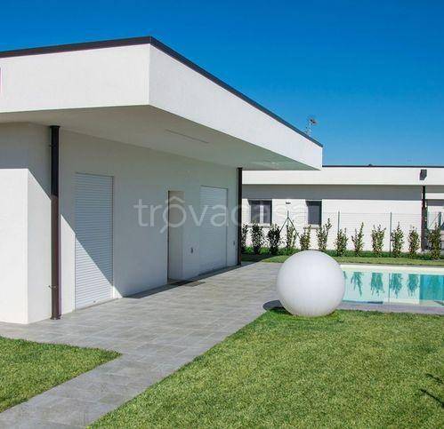 Villa in vendita a Calvagese della Riviera via Linaro